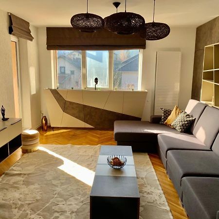 Viktory Appartamento Braşov Esterno foto