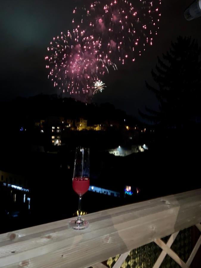 Viktory Appartamento Braşov Esterno foto